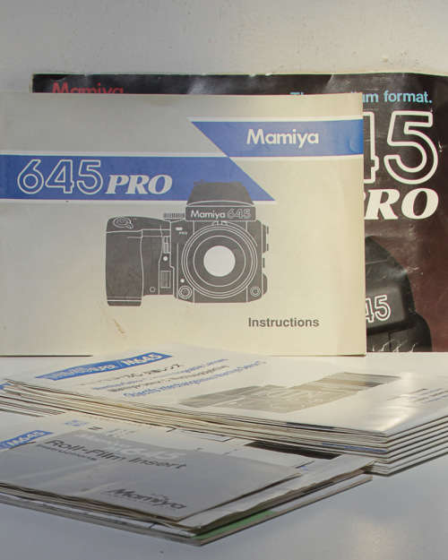 MAMIYA 645 PRO WITH LENS 80mm 2.8 N, BACKS AND ACCESSORIES, 1 LOT
