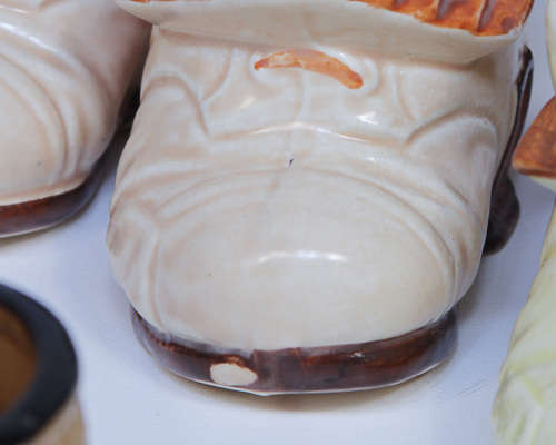 VINTAGE CERAMIC TRINKETS, 1 LOT