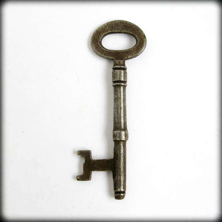 VINTAGE KEY x 1