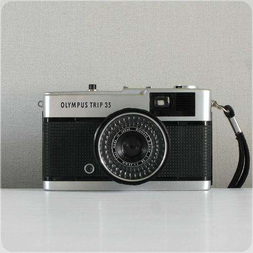 VINTAGE OLYMPUS TRIP 35 CAMERA