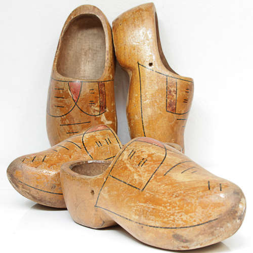 VINTAGE DUTCH CLOGS 2 PAIRS 1 LOT