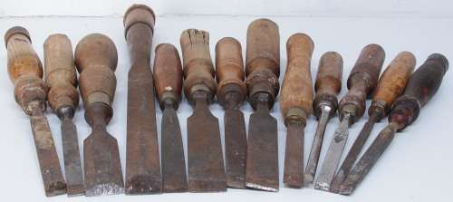 13 MIXED VINTAGE WOOD CHISELS, 1 LOT