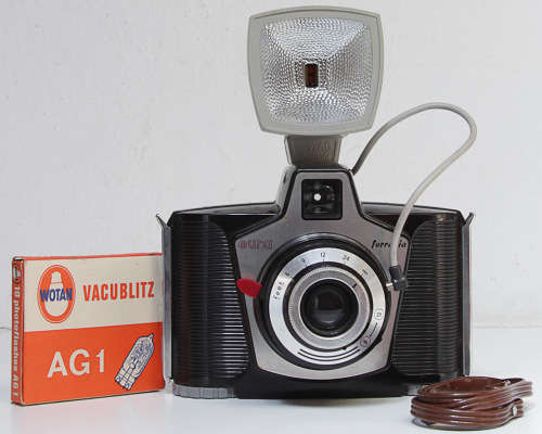 FERRANIA EURA CAMERA KIT, FLASH, BULBS, FILM, BOOKLETS, CASE