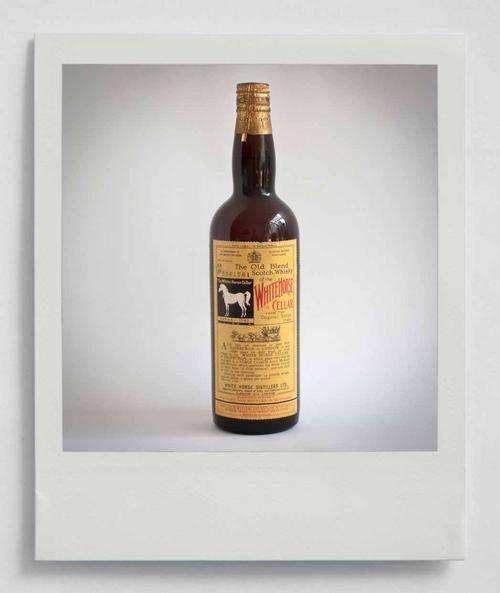 WHITE HORSE CELLAR THE OLD BLEND SCOTCH WHISKY