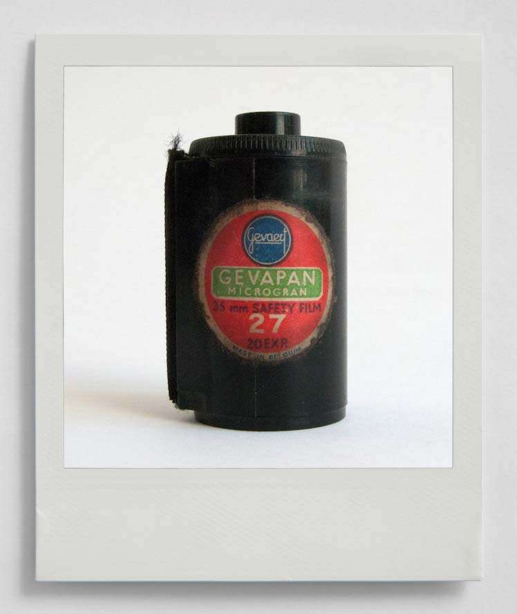 RE - LOADABLE FILM CASETTE AND  3 METAL FILM SPINDLES