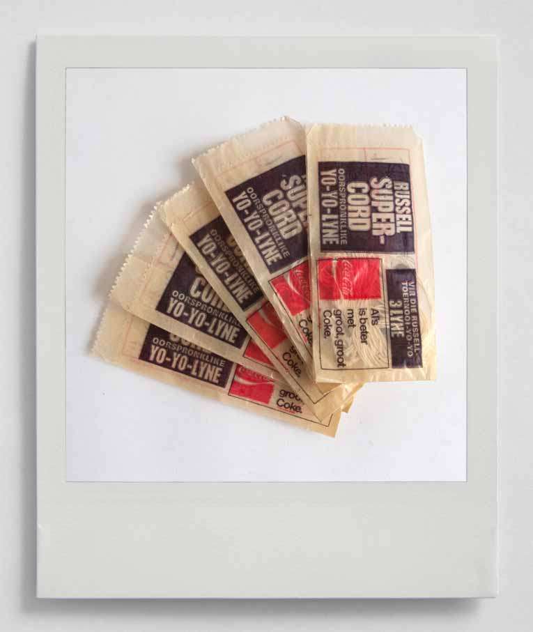 COCA COLA YO-YO STRINGS x 5 PACKETS