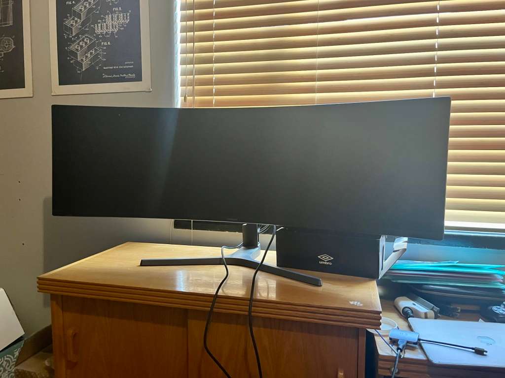 Samsung C49RG90 49` QLED 120Hz FreeSync 2 Curved Gaming Monitor