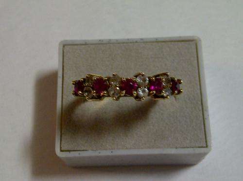 9ct Gold ruby and quarts ring