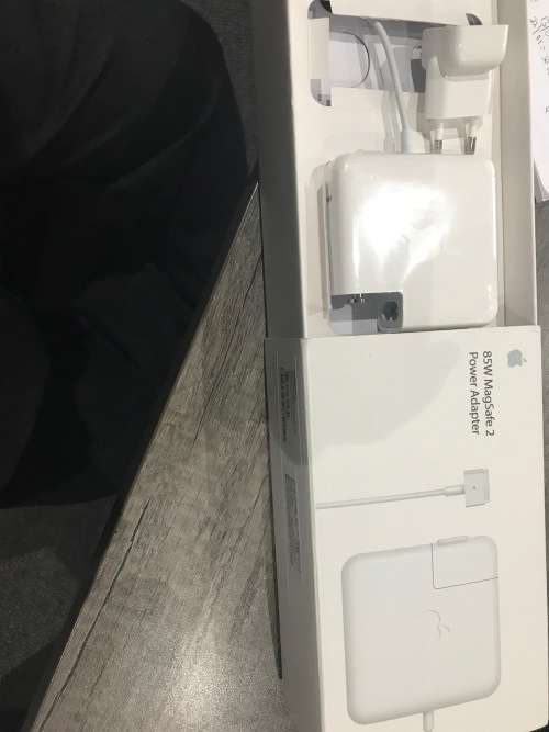 Original Apple MacBook - ( NEW BUT OPEN BOX)   Charger / Adapter - 85 Watts Magsafe 2