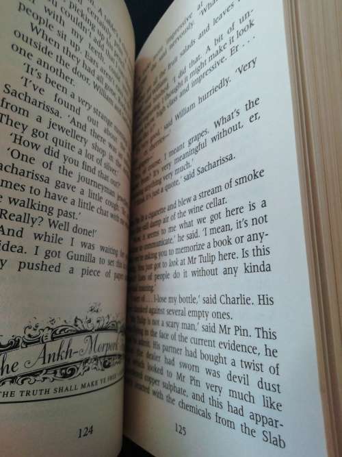 The Truth / Terry Pratchett