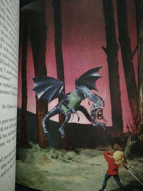 Alice Through The Looking Glass / Lewis Carroll (1950)