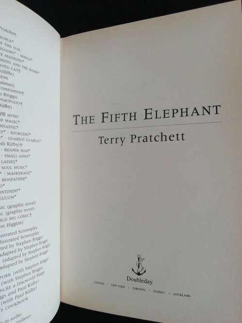 The Fifth Elephant / Terry Pratchett