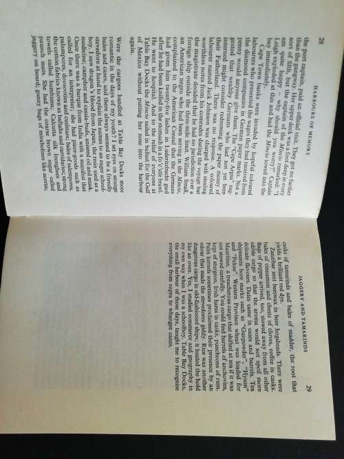 HARBOURS OF MEMORY  /  Lawrence G Green