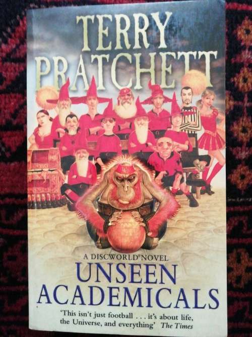 Unseen Academicals / Terry Pratchett