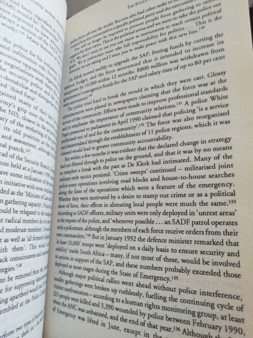 POLICING SOUTH AFRICA / GAVIN CAWTHRA