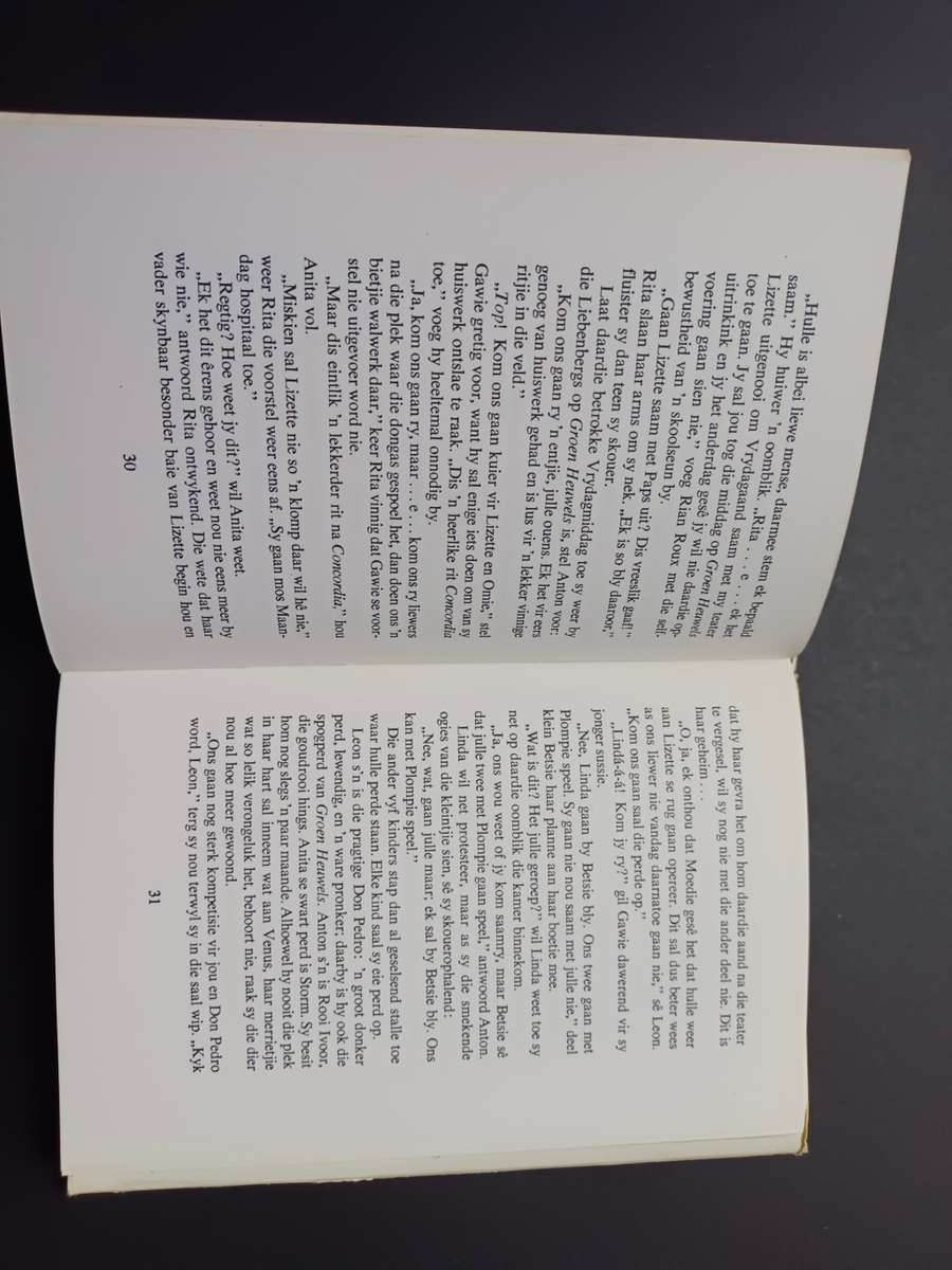 NUWE GASTE OP GROEN HEUWELS / Annete Spence