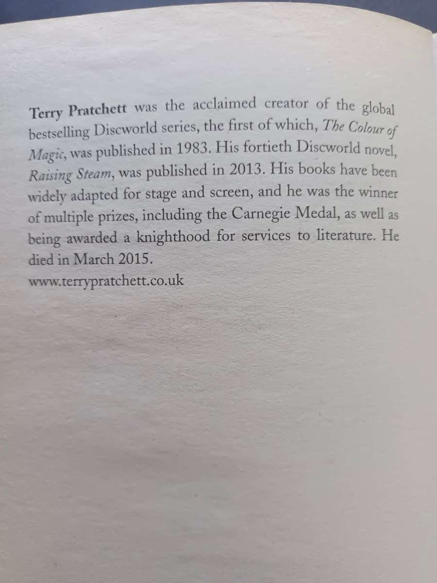 A Slip of the Keyboard: Collected Non-Fiction / Terry Pratchett