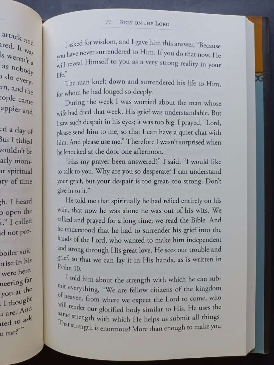 I STAND AT THE DOOR AND KNOCK / Corrie ten Boom
