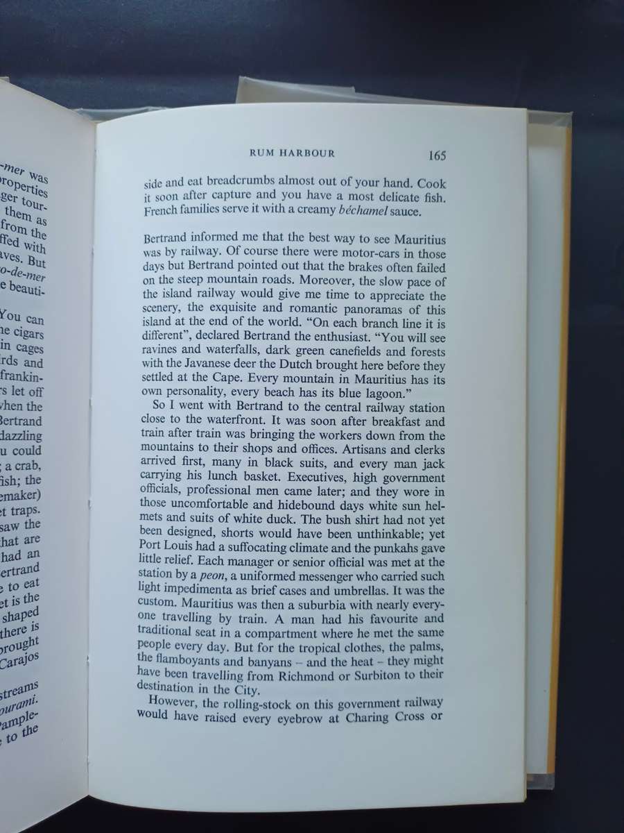 Harbours of Memory / Lawrence G. Green