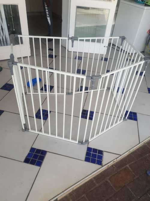 Baby Safety gate large six gates or play pen