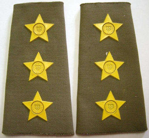 Captain Rubberised Rank Insignia Pair Flat Stars Type