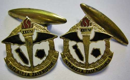 WWII SAAF 34 Bomber Squadron Cuff Links Enamelled Badge 17x16mm Est. 14 Apr 1944 Disb. 15 Dec 1945