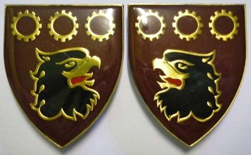 44 Para Maintenance Unit Shoulder Flashes Pair Pins Intact