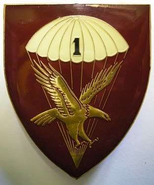 1 Parachute Battalion Shoulder Flash Golden Eagle on Maroon Background Pins Intact