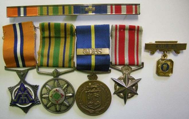 SA Police Full Size Medal Group of Four w/ Ribbon Bar & Klub 80 Brooch SEE DESCRIPTION