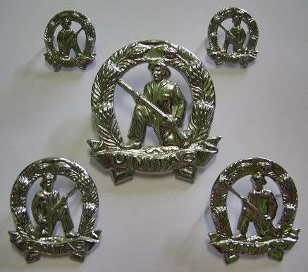 Commando Chromed Cap, Collar & Mess Dress Badges Cap Badge Loop Type