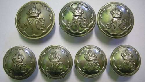 Natal Carbineers White Metal Buttons x 7 (1 x 25mm, 2 x 22mm, 2 x 19mm & 2 x 18mm)