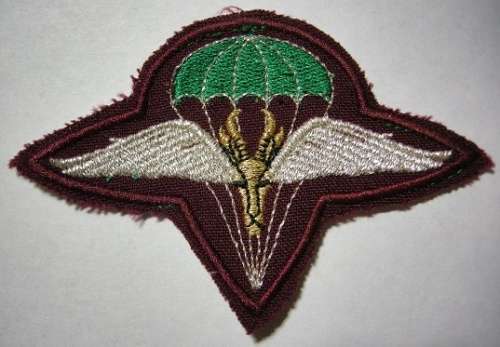 1 Parachute Battalion Beret Badge Lurex Wire & Cotton on Material