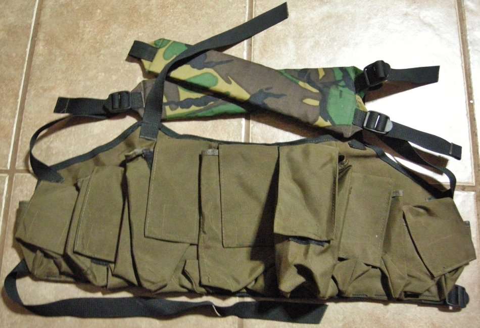 32 Battalion Experimental Chest Webbing (One Plastic Buckle at Shoulder Strap Missing See Pic)