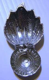 Artillery Chromed Beret / Collar Badge Only One Pin