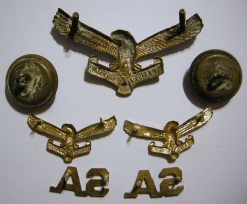 SAAF Cap & Collar Badges, 2 x SAAF Buttons 22mm & 2 x SA Shoulder Titles