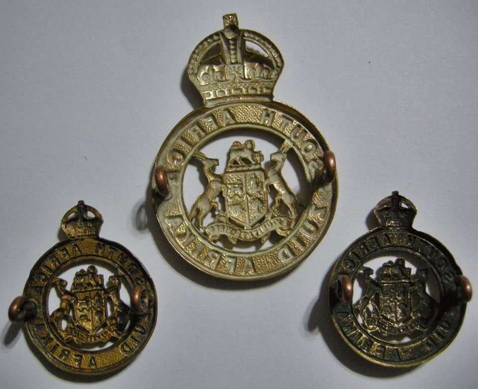 South African Instructional Corps Gilding Metal Cap & Collar Badges 1913 - 1922 Owen 880, 881 & 882