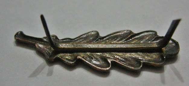 Full Size WWII Mention in Despatches Emblem w/ Blade Type Pins