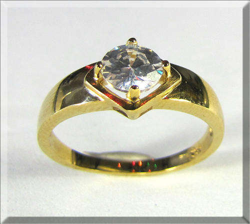 18 kt GOLD PLATED RING SIZE 10
