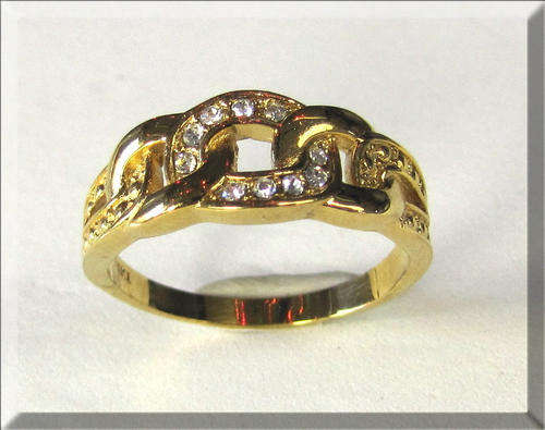 18 kt GOLD PLATED RING SIZE 9