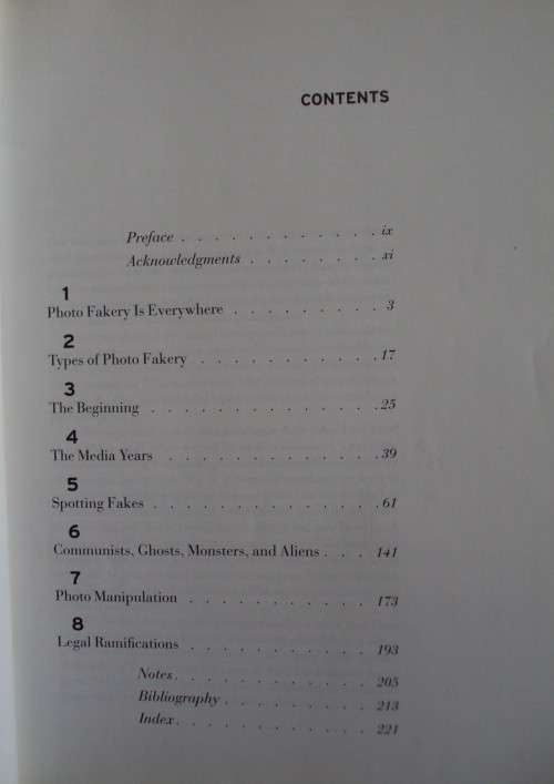 Photo Fakery - History and Techniques of Photographic Deception and Manipulation - Dino A Brugioni