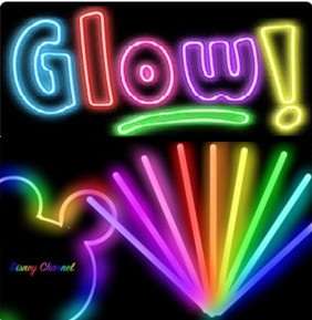 100 x Glow Sticks Glow Bangles Bracelets Necklaces Earings Belts