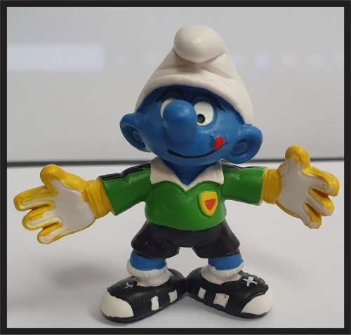 BATCH OF SPORTY SMURFS // SEE PICTURE FOR DESCRIPTION