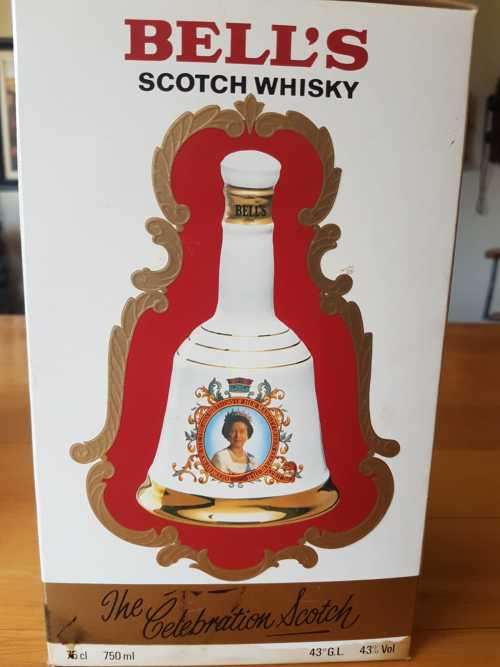 Bell`s Extra Special Limited Queen Elizabeth 60 Birthday Decanter Blended Scotch Whisky