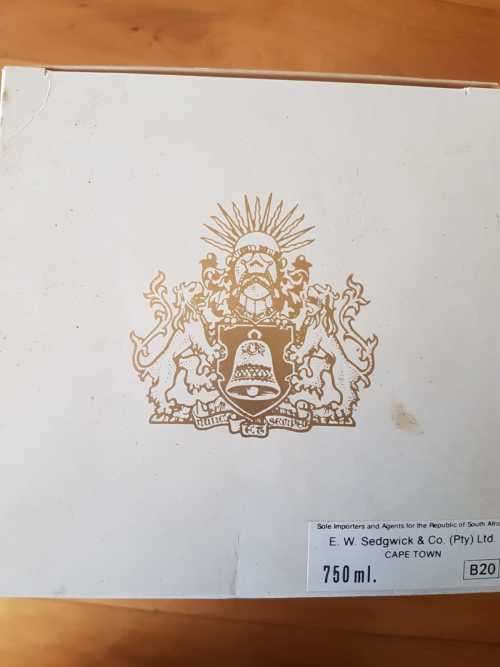 Bell`s Extra Special Limited Queen Elizabeth 60 Birthday Decanter Blended Scotch Whisky