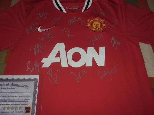Manchester United 2012 squad signed football / soccer shirt + COA RARE!!!!