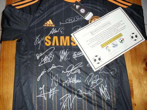 CRAZY !!SQUAD SIGNED NEW CHELSEA AWAY FOOTBALL SOCCER SHIRT M + COA