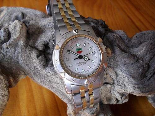 Wow!! Swiss TAG HEUER Professional 200m Quartz Ladies Watch