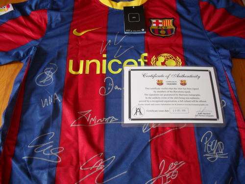 CRAZY!! NEW 2010/2011 TEAM SIGNED BARCELONA FOOTBALL /SOCCER SHIRT!! + COA!!
