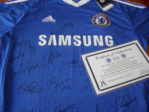 WOW !! NEW TEAM SIGNED CHELSEA FOOTBALL /SOCCER SHIRT!! + COA!!