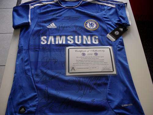 Chelsea New season  Soccer/Football Squad signed shirt!!! + COA